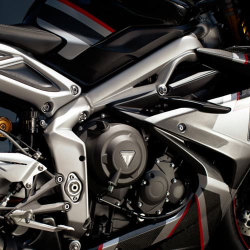Triumph daytona 765 r cheap